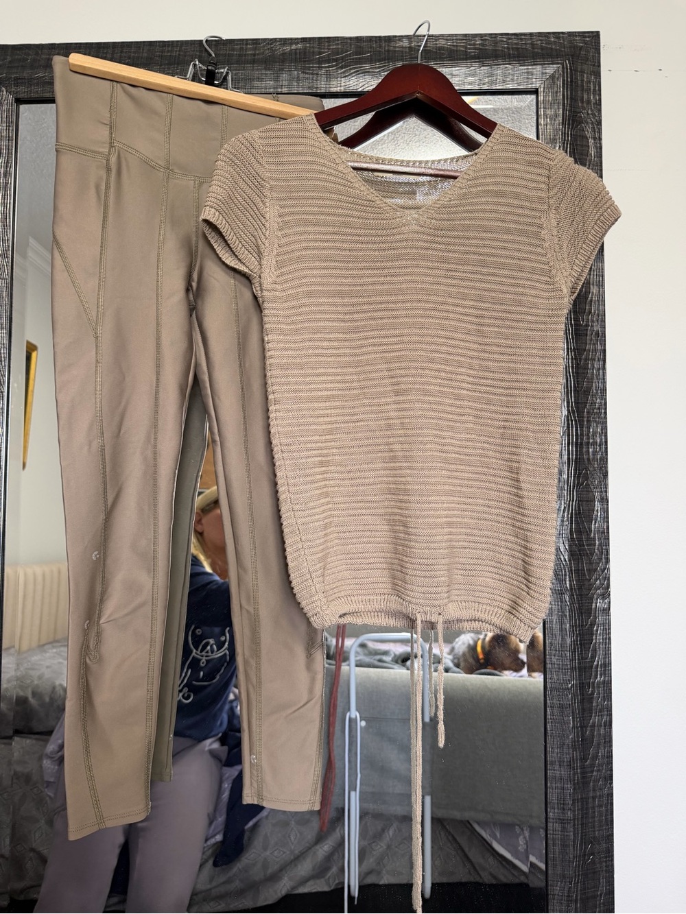 Milano Knit V-Neck Short Sleeve Top &  Ghost FlowerHigh-Waist Pants Set in Taupe